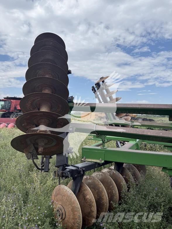 John Deere 630 Дисковые бороны