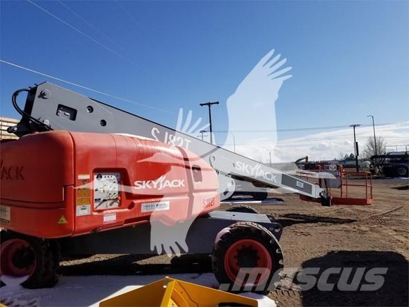 SkyJack SJ82T Телескопические подъемники