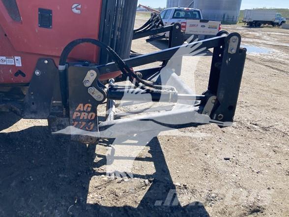 Versatile 550 Трактора