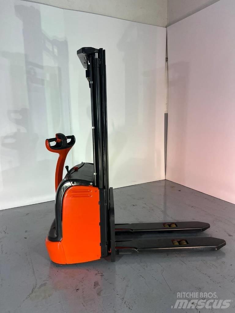 Linde L10 Ручные штабелёры с электроподъёмом