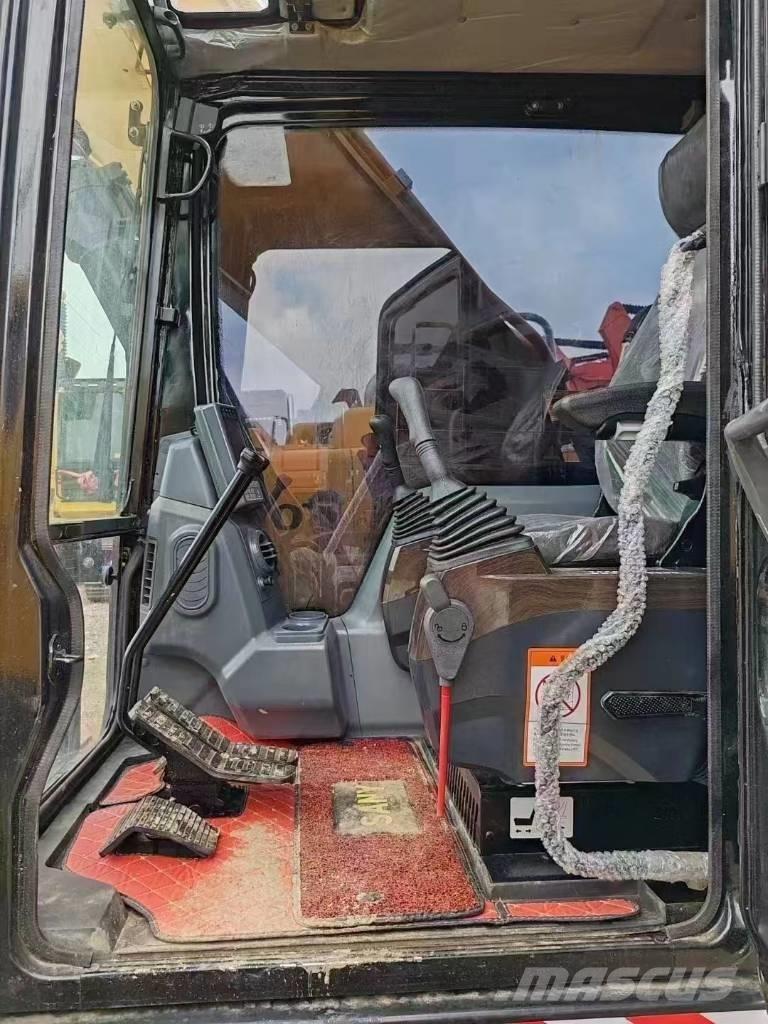 Sany SY215C Гусеничные экскаваторы