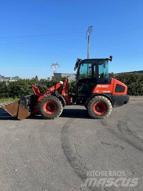 Kubota R 082 Фронтальные погрузчики