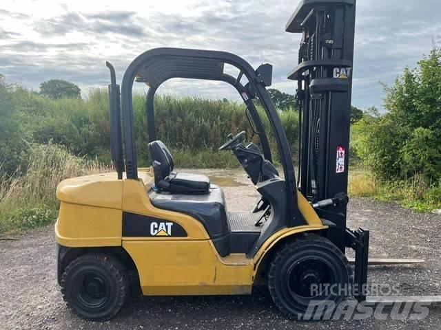 CAT DP 30 N Дизельные погрузчики