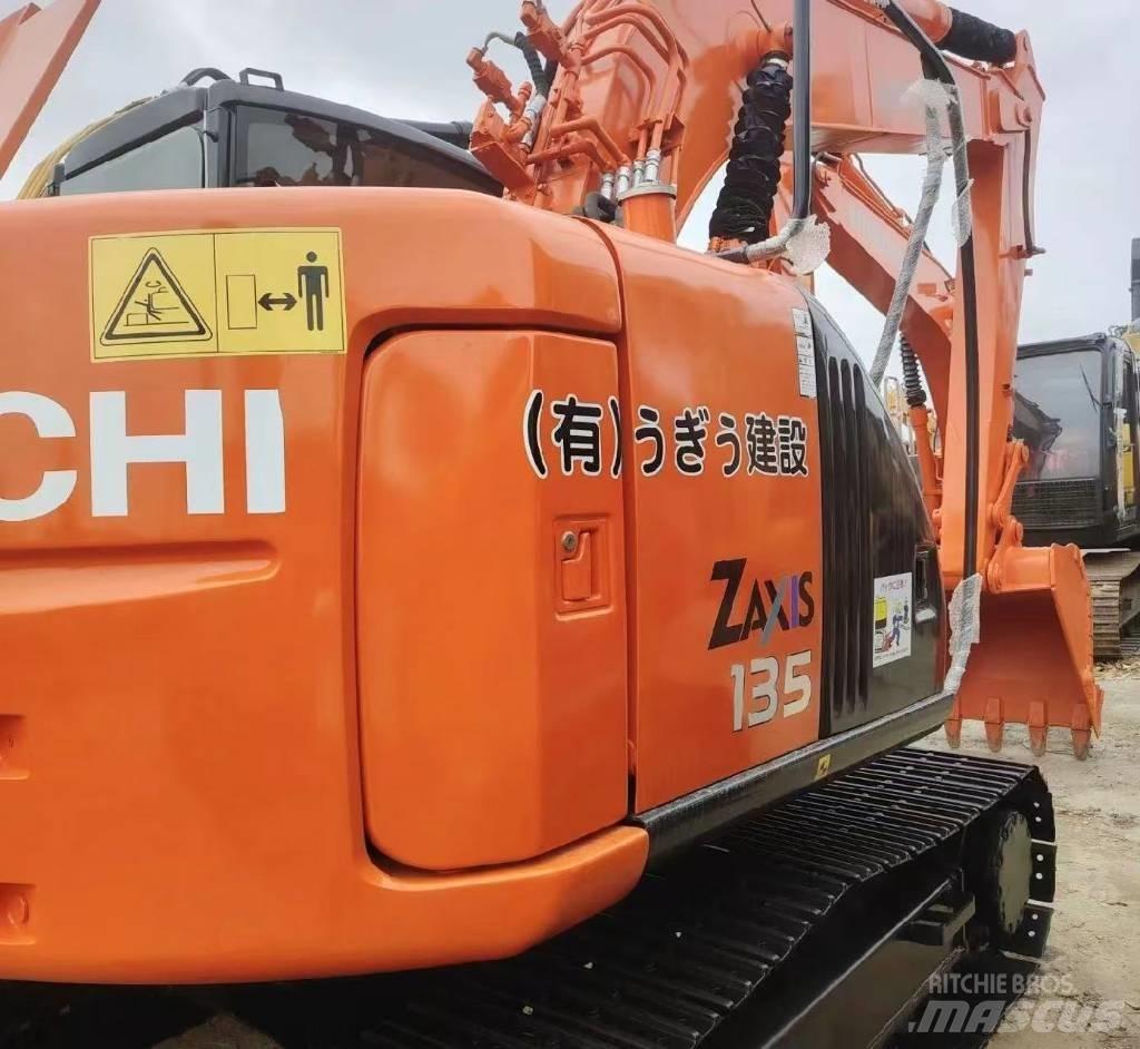 Hitachi 135US-6 Гусеничные экскаваторы