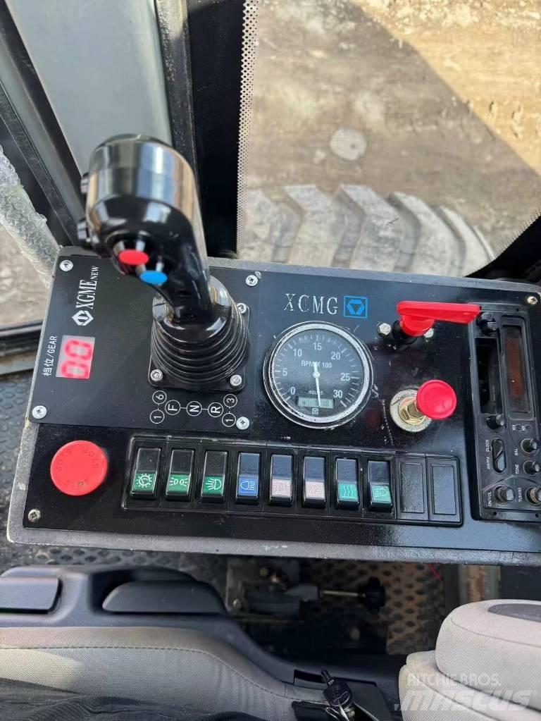 XCMG GR 2153 Грейдеры