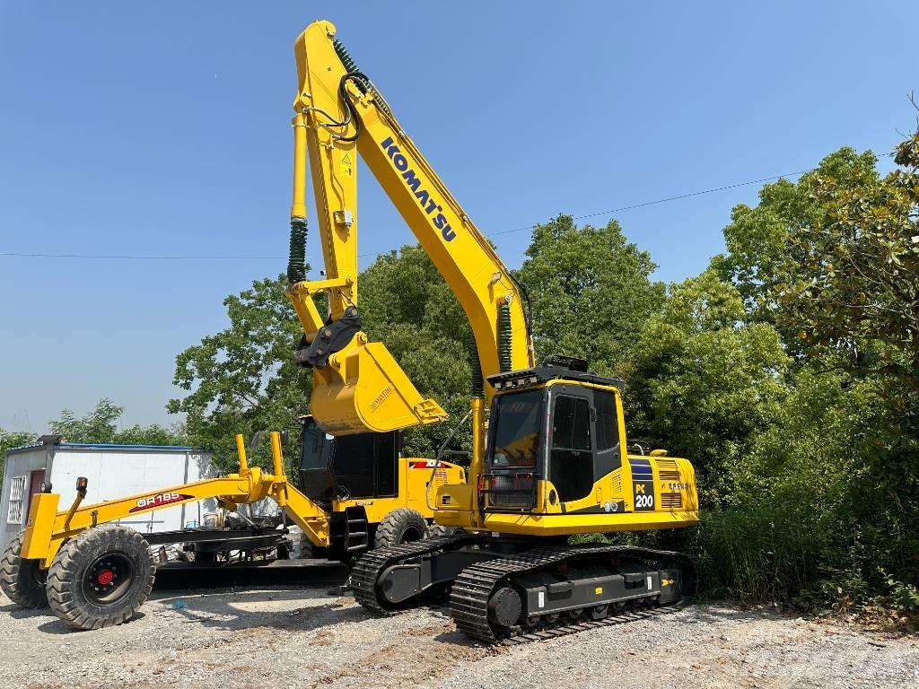 Komatsu PC200-8 Гусеничные экскаваторы