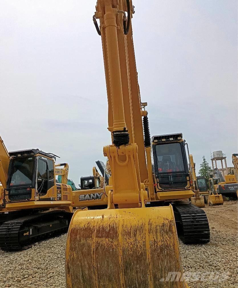 Komatsu PC 210 Гусеничные экскаваторы