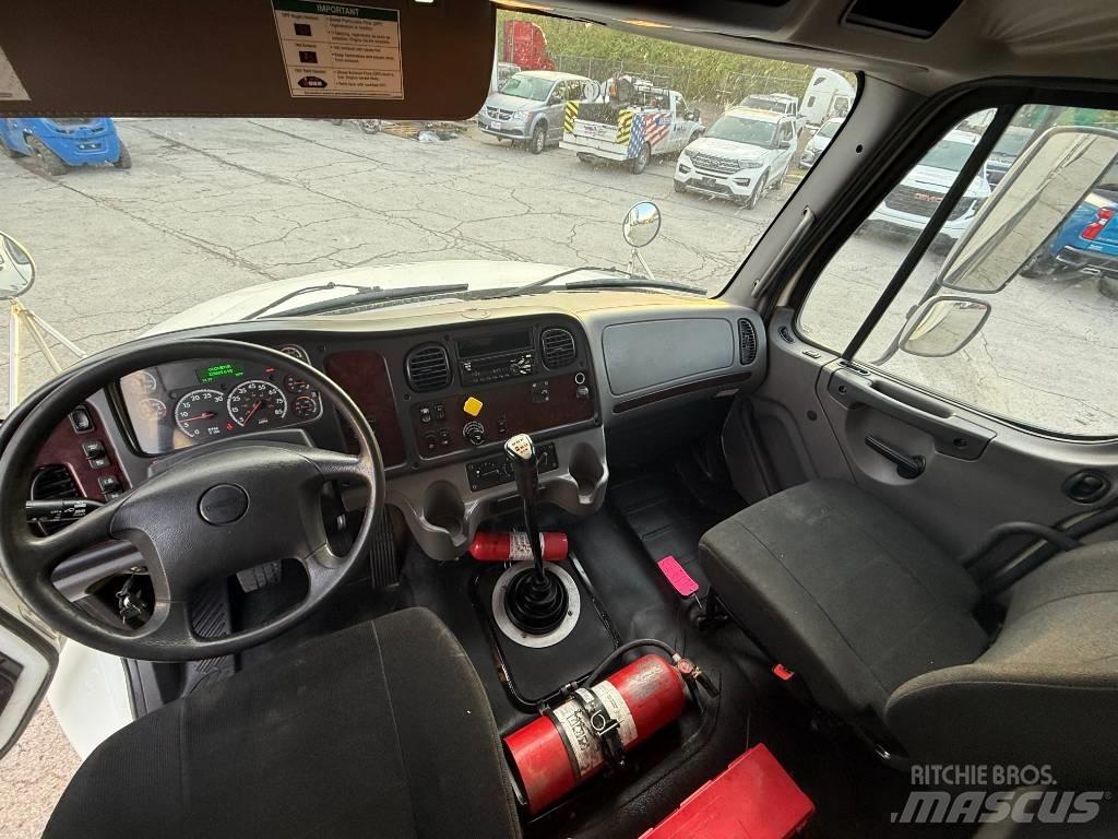 Freightliner M 106 Грузовики-Фургоны