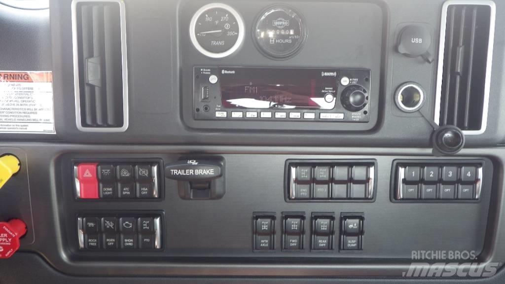 Freightliner 114 SD Шасси с кабиной