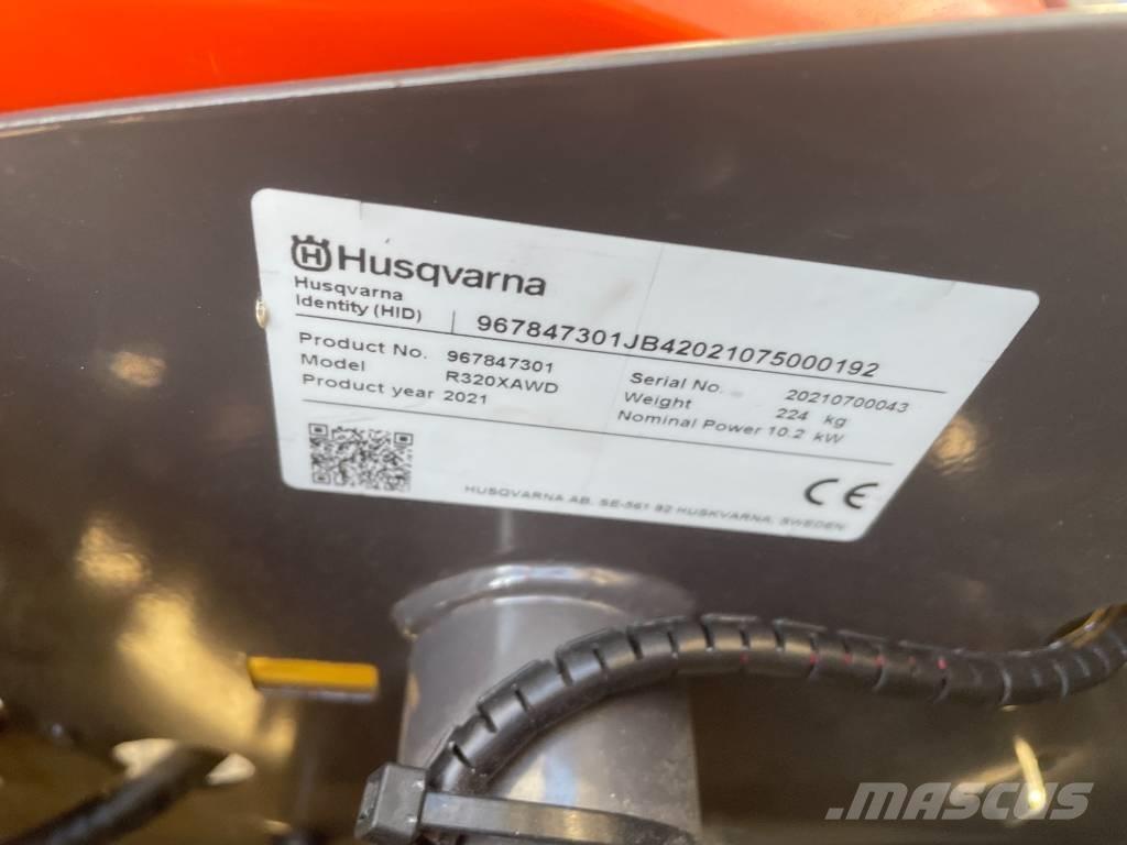 Husqvarna R320X AWD Самоходные газонокосилки