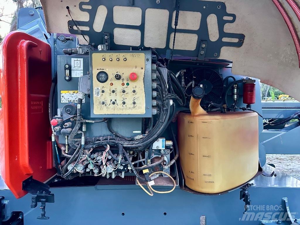 SkyJack SJ 63 AJ Коленчатые подъемники