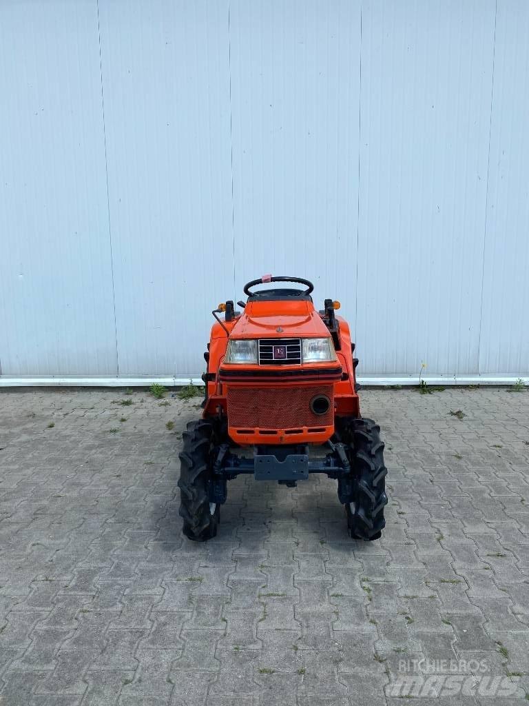 Kubota B 40 Коммунальные тракторы