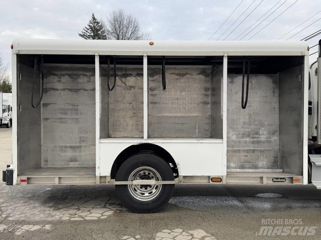 Freightliner M2 Грузовики для доставки напитков