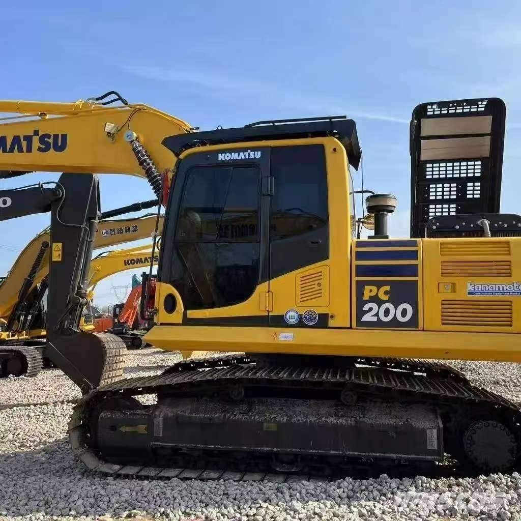Komatsu PC 200 Гусеничные экскаваторы