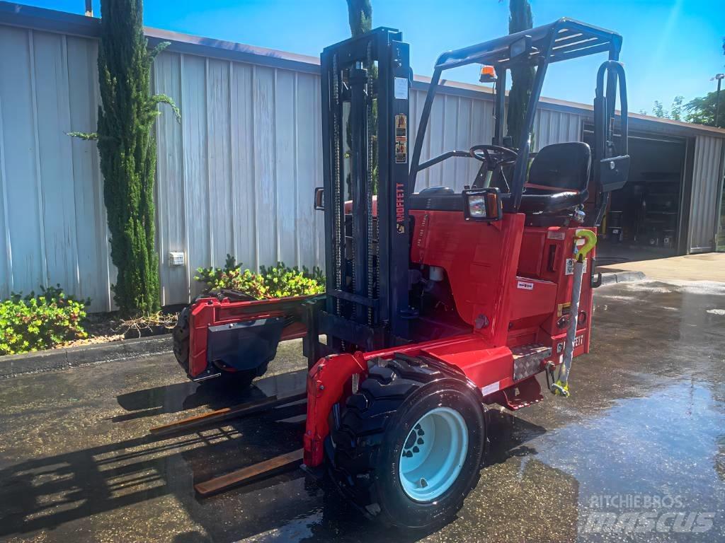 Moffett M55 Прицепные вилочные погрузчики