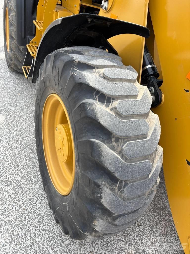 CAT 918 M Фронтальные погрузчики