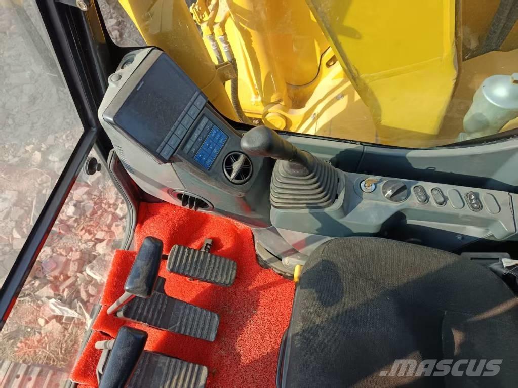 Komatsu PC 138 Гусеничные экскаваторы