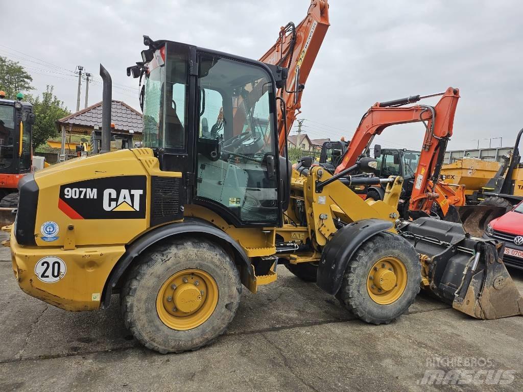 CAT 907M Фронтальные погрузчики