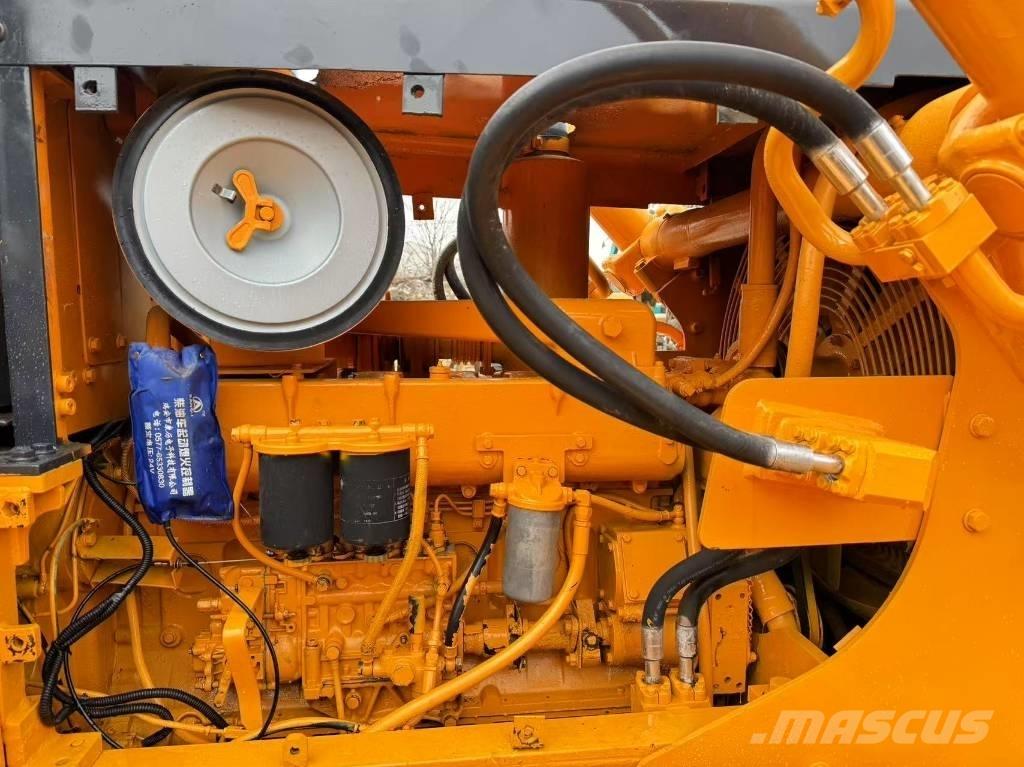 Shantui SD 16 Гусеничные бульдозеры