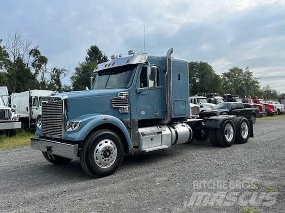 Freightliner 122SD Седельные тягачи