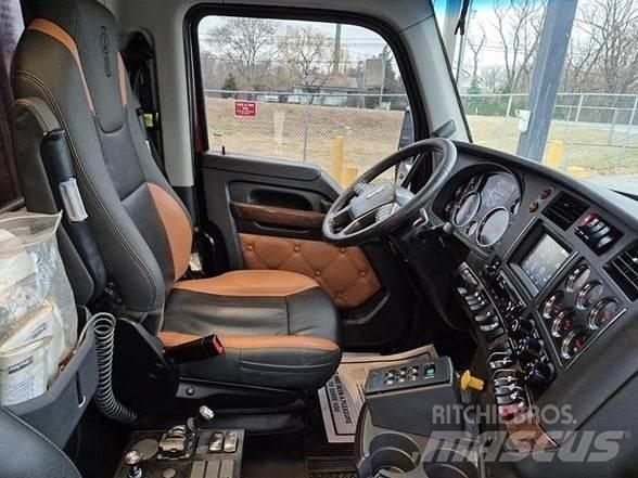 Kenworth T880 Грузовики-Самосвалы