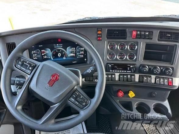 Kenworth T880 Грузовики-Самосвалы
