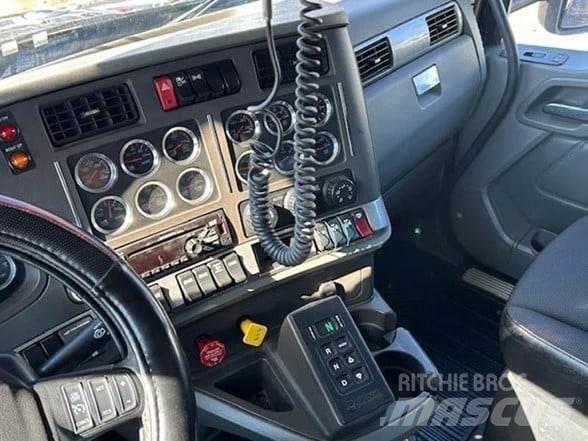 Kenworth T880 Грузовики-Самосвалы