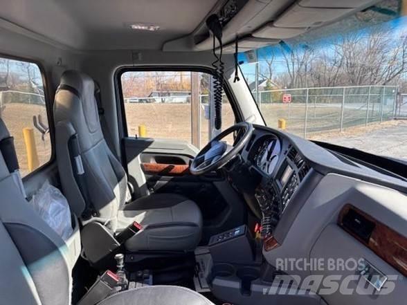 Kenworth T880 Грузовики-Самосвалы