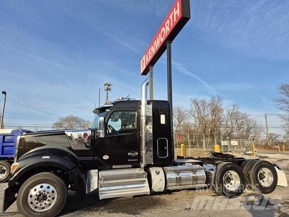 Kenworth W990 Седельные тягачи