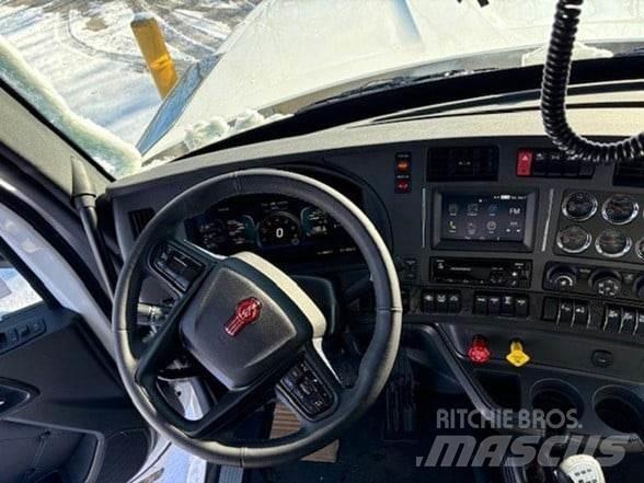 Kenworth W990 Грузовики-Самосвалы