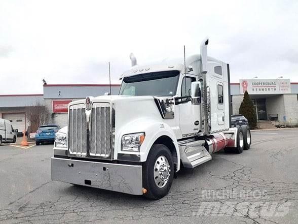 Kenworth W990 Седельные тягачи