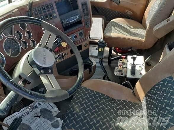 Mack GRANITE CTP713 Седельные тягачи