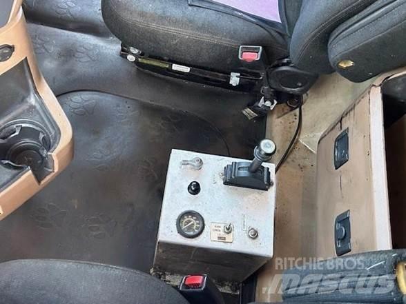 Mack GRANITE GU713 Грузовики-Самосвалы
