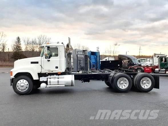 Mack PINNACLE CHU613 Седельные тягачи
