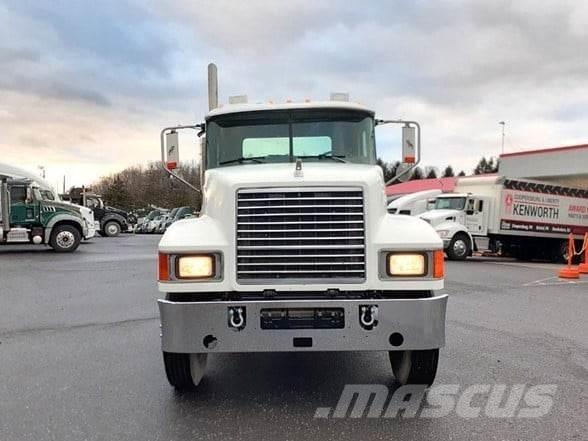 Mack PINNACLE CHU613 Седельные тягачи
