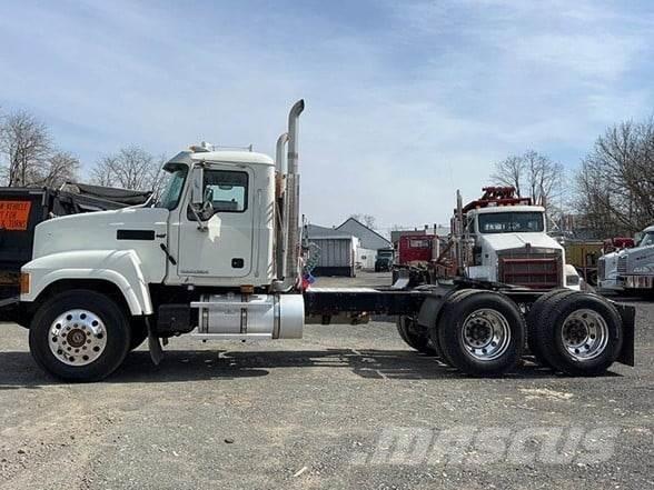 Mack PINNACLE CHU613 Седельные тягачи