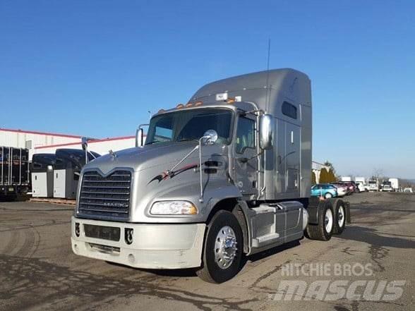 Mack PINNACLE CXU613 Седельные тягачи