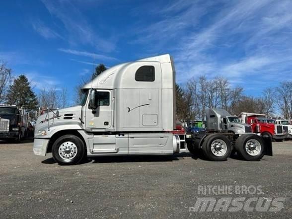 Mack PINNACLE CXU613 Седельные тягачи