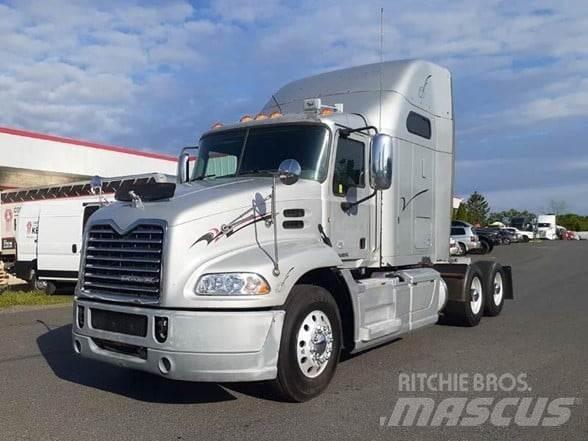 Mack PINNACLE CXU613 Седельные тягачи