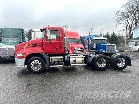 Mack PINNACLE CXU613 Седельные тягачи