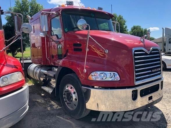 Mack PINNACLE CXU613 Седельные тягачи