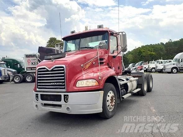 Mack PINNACLE CXU613 Седельные тягачи