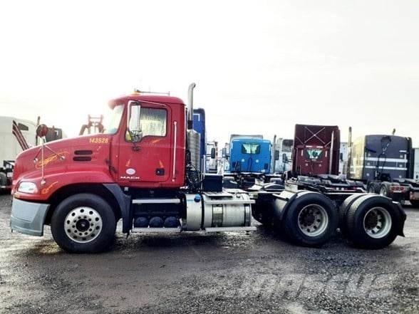 Mack PINNACLE CXU613 Седельные тягачи