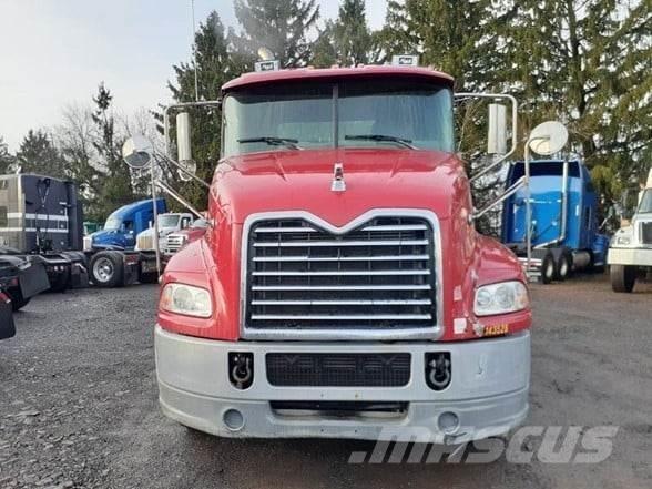 Mack PINNACLE CXU613 Седельные тягачи
