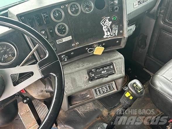 Mack RD688SX Грузовики-Самосвалы