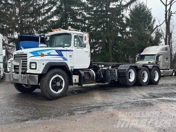 Mack RD690 Мусоровозы