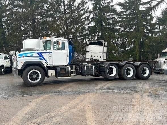 Mack RD690 Мусоровозы