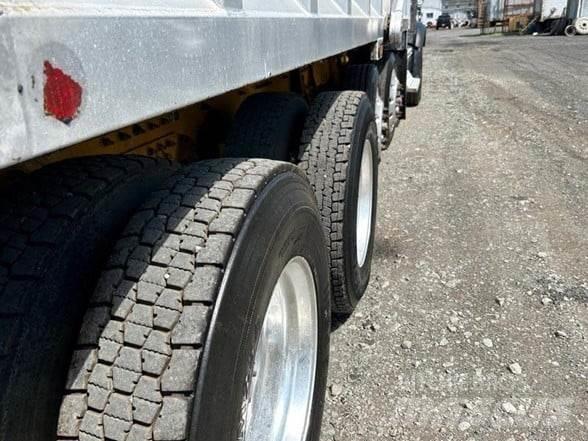 Peterbilt 567 Грузовики-Самосвалы