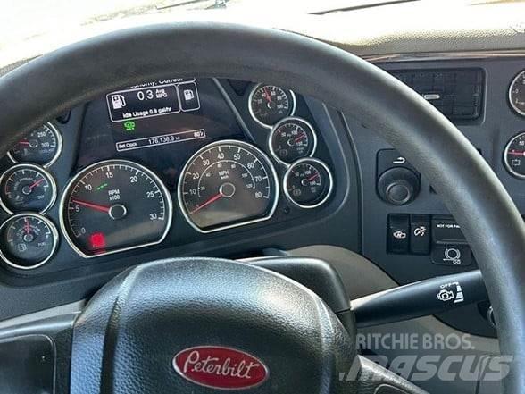 Peterbilt 567 Грузовики-Самосвалы