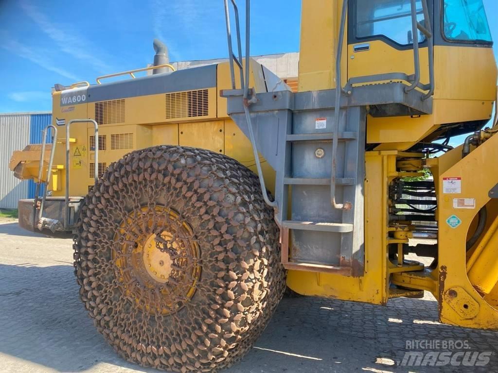 Komatsu WA 600-3 Фронтальные погрузчики